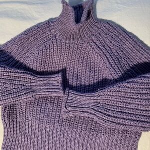 H&M lilac sweater size S